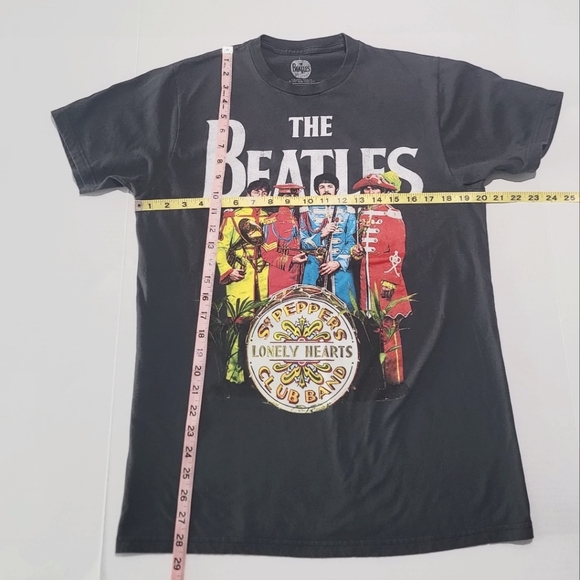 The Beatles Sgt. Pepper Lonely Hearts Club Band Men's T- Shirt, 2013 Size L - Picture 2 of 11